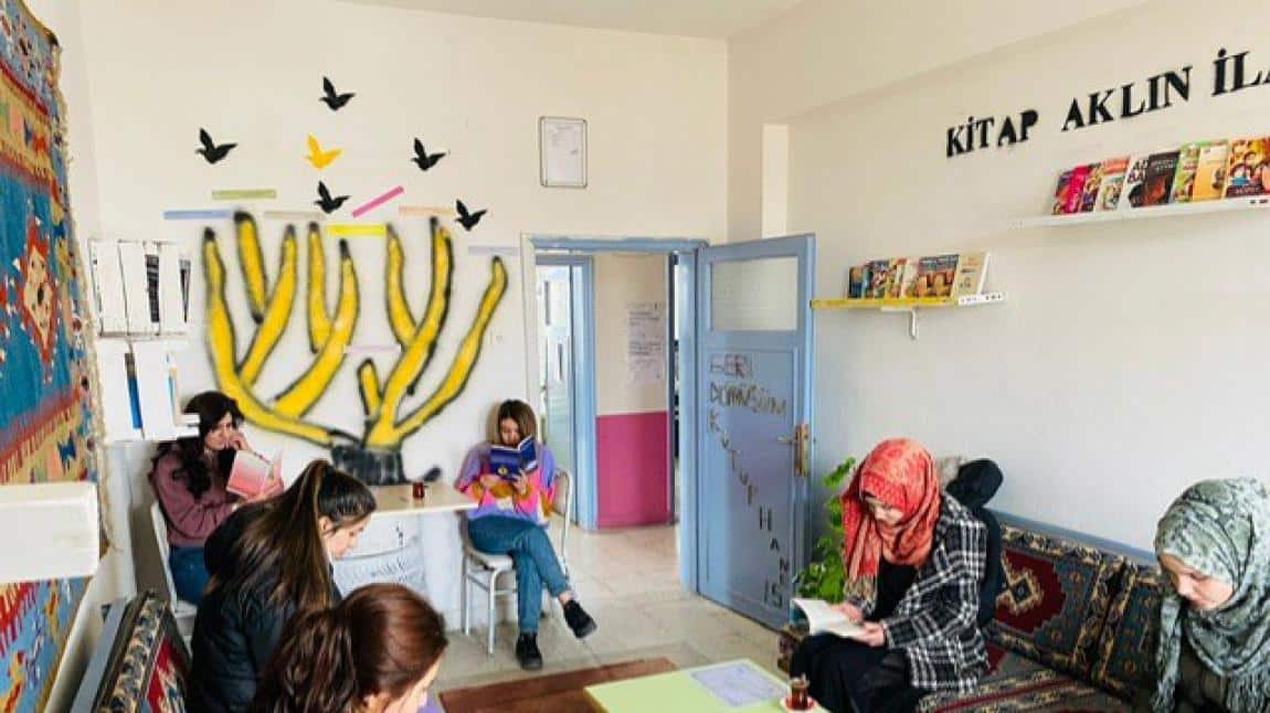 Kayseri Pınarbaşı Şehit Nafiz Uluırmak Halk Eğitimi Merkezi Fotoğrafı